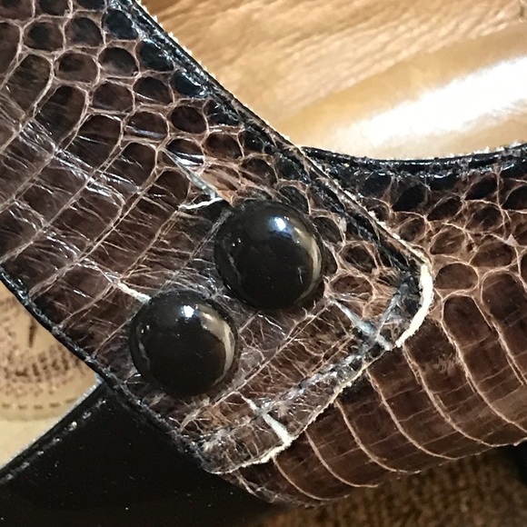 Softt brown alligator-type pumps size 10M - Picture 4 of 8